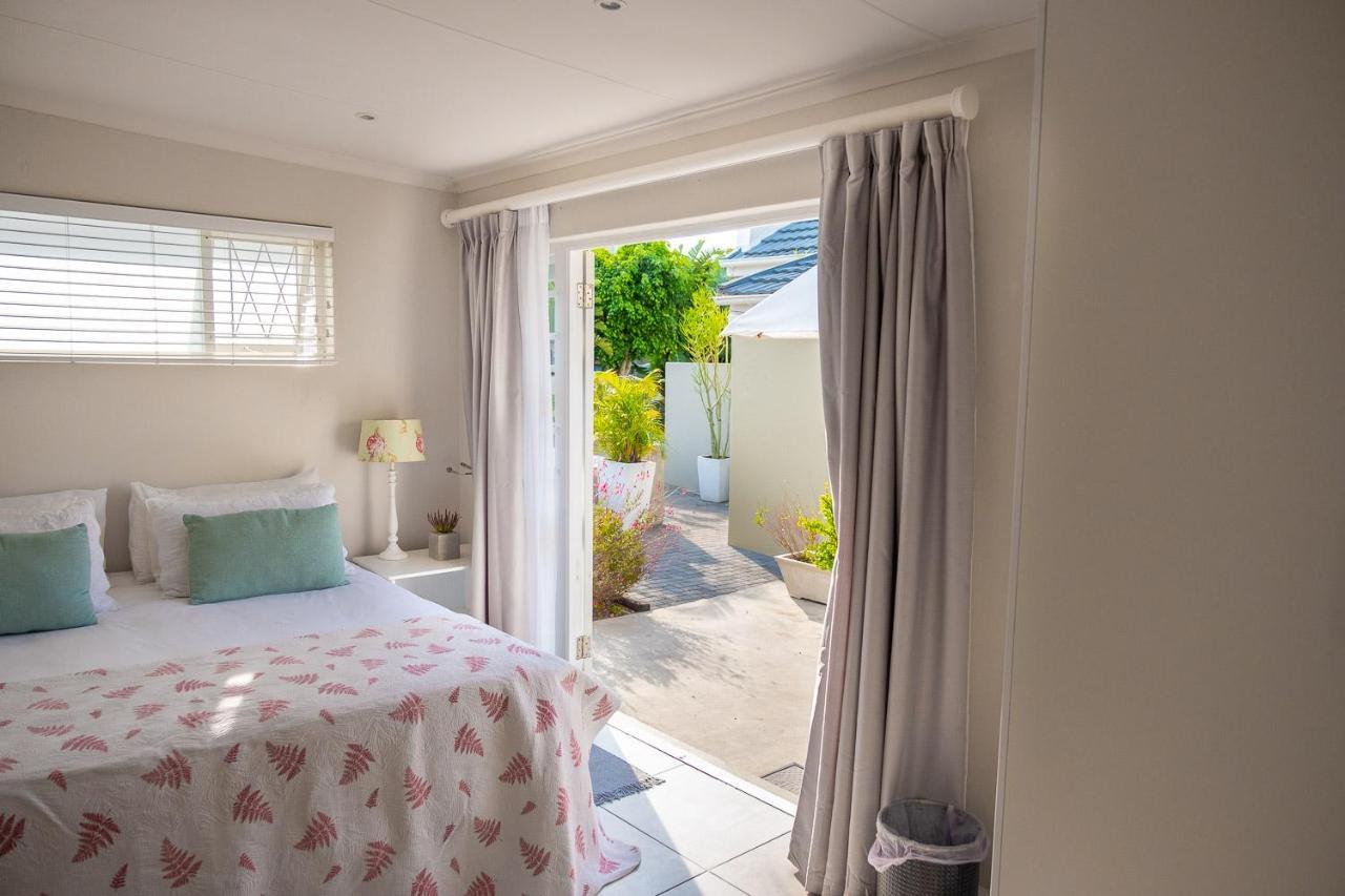 Conifer Beach House Port Elizabeth Bagian luar foto