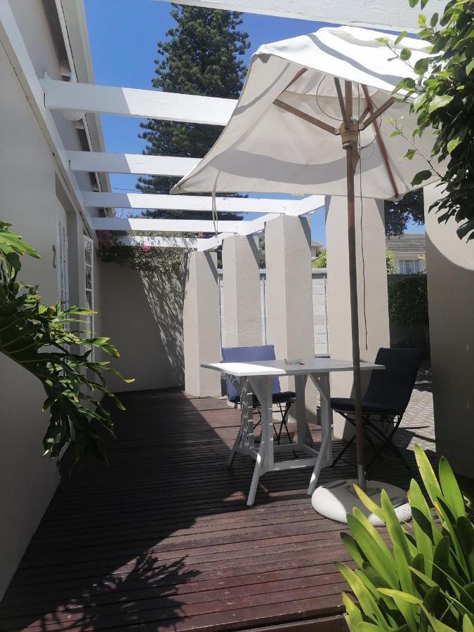 Conifer Beach House Port Elizabeth Bagian luar foto