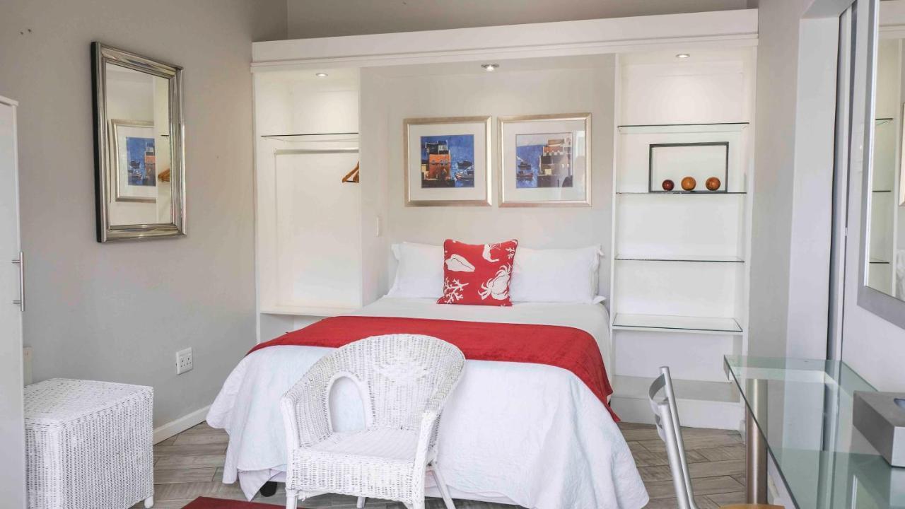 Conifer Beach House Port Elizabeth Bagian luar foto