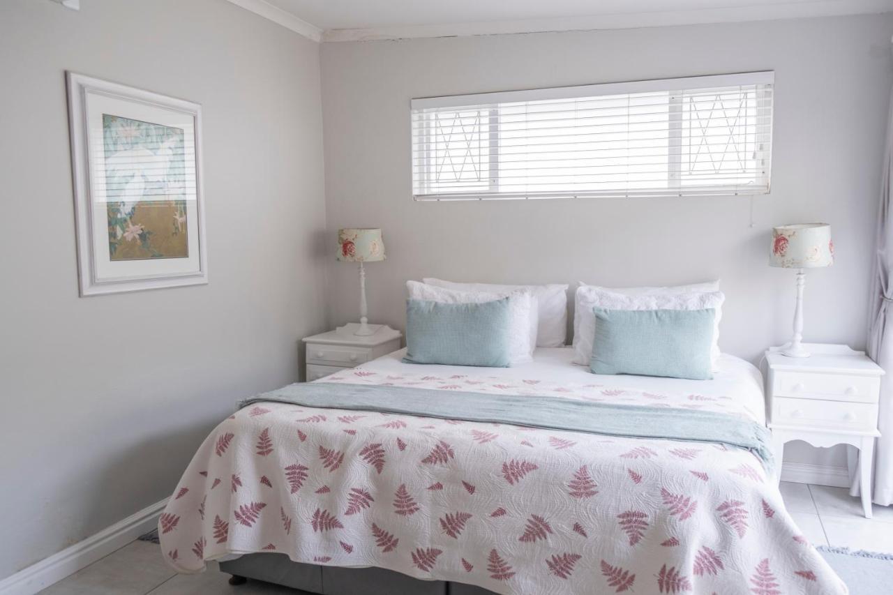 Conifer Beach House Port Elizabeth Bagian luar foto